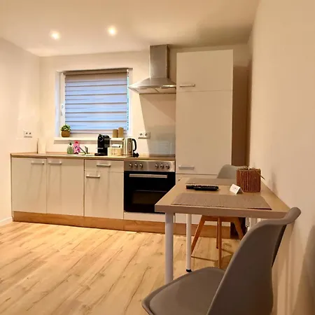 4 - Gemuetliche Mit Kuechenzeile Und Bad