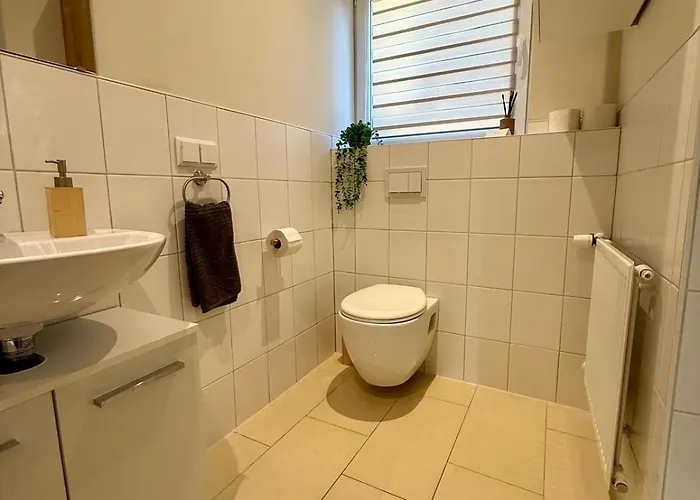 4 - Gemuetliche Mit Kuechenzeile Und Bad